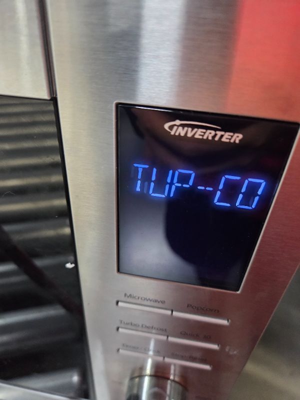 Photo 1 of ***USED - POWERS ON - UNABLE TO TEST FURTHER - SEE PICTURES***
Panasonic NN-SV79MS 1.4 cu.ft Smart Inverter Works with Alexa Countertop Microwave Oven 1200Watt Power with Genius Sensor Cooking, Stainless Steel