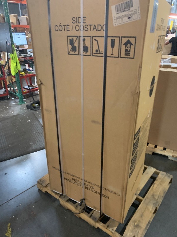 Photo 1 of *** FACTORY SEAL******TRUCK OR TRAILER PICK UP ONLY***Winia WTE21GSWCD 21 Cu. Ft. Top Mount Refrigerator - White