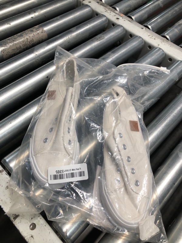 Photo 1 of (White,US7) (USED/FAIR) Women's Slip on Shoes Non Slip Fashion Canvas Sneakers Low Top Casual Shoes(White,US7)