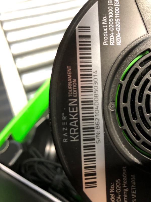 Photo 1 of Razer Kraken Tournament Edition THX 7.1 Surround Sound Gaming Headset: Retractable Noise Cancelling Mic - USB DAC - For PC, PS4, PS5, Nintendo Switch, Xbox One, Xbox Series X & S, Mobile – Black