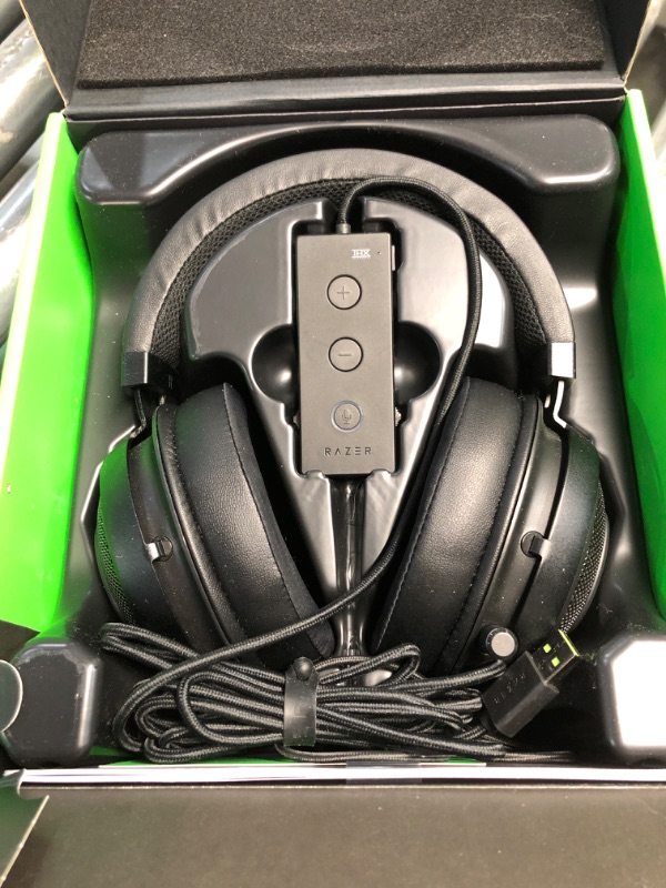 Photo 1 of Razer Kraken Tournament Edition THX 7.1 Surround Sound Gaming Headset: Retractable Noise Cancelling Mic - USB DAC - For PC, PS4, PS5, Nintendo Switch, Xbox One, Xbox Series X & S, Mobile – Black