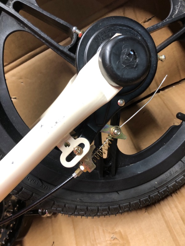 Photo 1 of ***INCOMPLETE - SEE COMMENTS***
VTZII Balance Bike 2 in 1 with Pedals Brake Training Wheels Kickstand Pneumatic tyre,for Kids 2-7 Years Old,Kids Bike (16 inch, White)