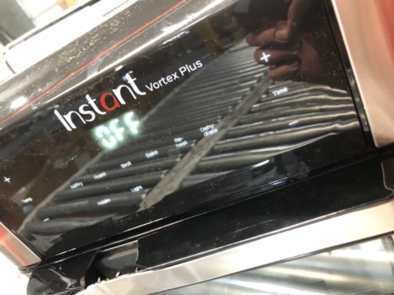 Photo 1 of ***DAMAGED - HANDLE BROKEN - POWERS ON - UNABLE TO TEST FURTHER - SEE PICTURES***
Instant 140-3000-01 Vortex Plus Quart 7-in-1 Multi-Use Air Fryer, 10QT, Silver,Black