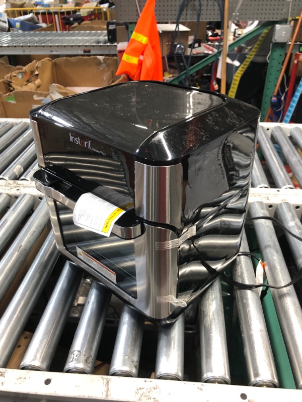 Photo 1 of ***DAMAGED - HANDLE BROKEN - POWERS ON - UNABLE TO TEST FURTHER - SEE PICTURES***
Instant 140-3000-01 Vortex Plus Quart 7-in-1 Multi-Use Air Fryer, 10QT, Silver,Black