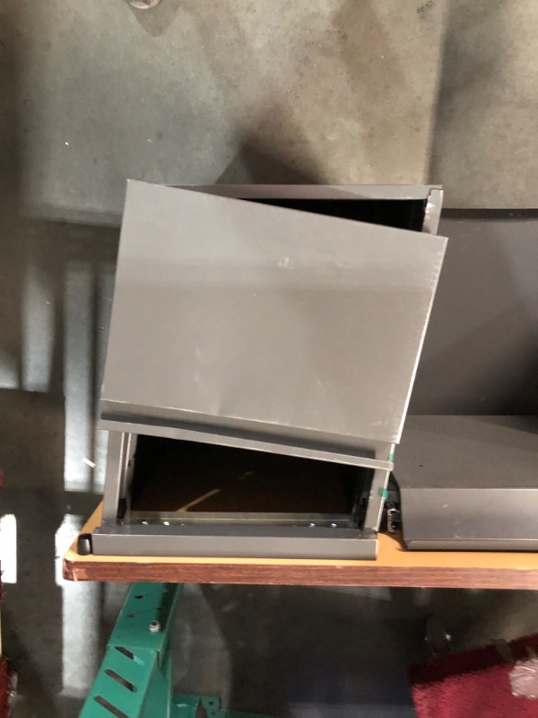Photo 1 of ***TRUCK/TRAILER PICKUP ONLY - FOR PARTS ONLY - MAJOR DAMAGE - SEE COMMENTS***
Lorell Fortress Series 45-1/2" Right Single-Pedestal Desk, 29.5" Height x 45.5" Width x 24" Depth