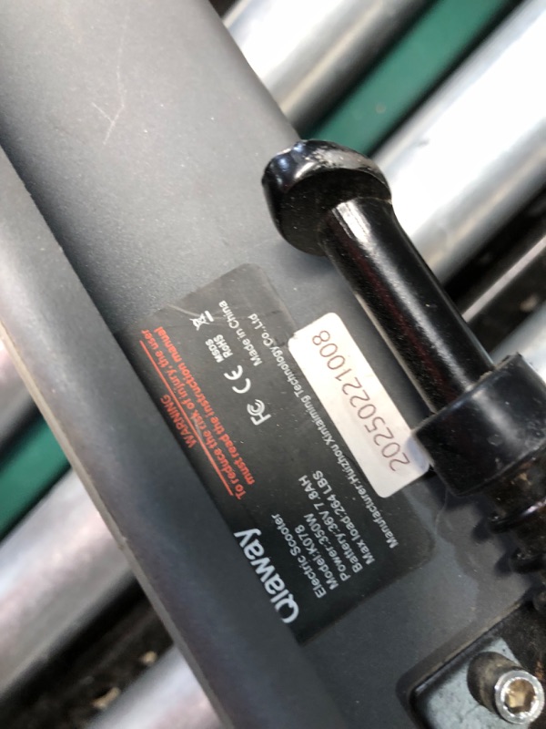 Photo 1 of (unfunctional/ parts) Qlaway 8.5" E Scooter for Adults 19 MPH 350W Motor 187.2WH Battery, Motorized Scooter Up to 15 Miles Range, Foldable, Bearing 265 LBS/APP Control