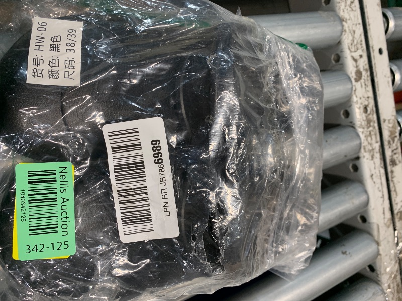 Photo 1 of *SIMILAR BUT NOT OFFICIAL CROCS* Unisex Adult Bistro Clogs, Slip Resistant Work Shoes, Black, MEN'S 7/ Women's 9 US