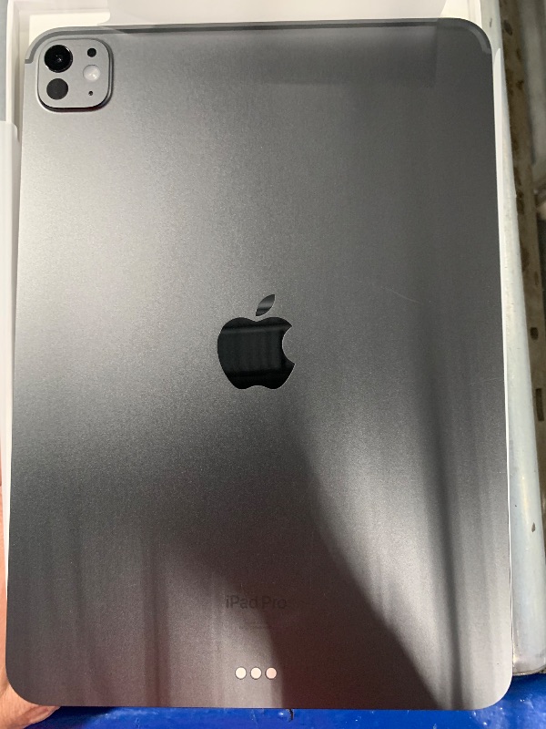 Photo 1 of ***NEW FACTORY BUT IT WAS OPENED TO VERIFY***Apple iPad Pro 11-Inch (M4): Built for Apple Intelligence, Ultra Retina XDR Display, 256GB, 12MP Front/Back Camera, LiDAR Scanner, Wi-Fi 6E, Face ID, All-Day Battery Life — Space Black