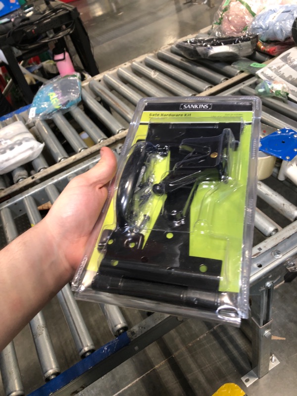 Photo 1 of Heavy Duty Gate Hardware Kit,with Self Locking Gate Latch,2 PCS 6inch T-Hinges,1 PC 6.5inch Gate Handle