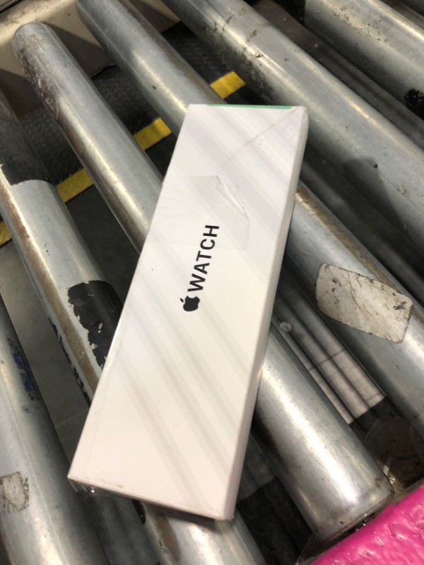Photo 1 of ***SOLD FOR PARTS, NO RETURNS***
Apple Watch SE (2nd Gen) [GPS 40mm] Smartwatch with Starlight Aluminum Case with Starlight Sport Band S/M. Fitness and Sleep Trackers, Crash Detection, Heart Rate Monitor, Retina Display