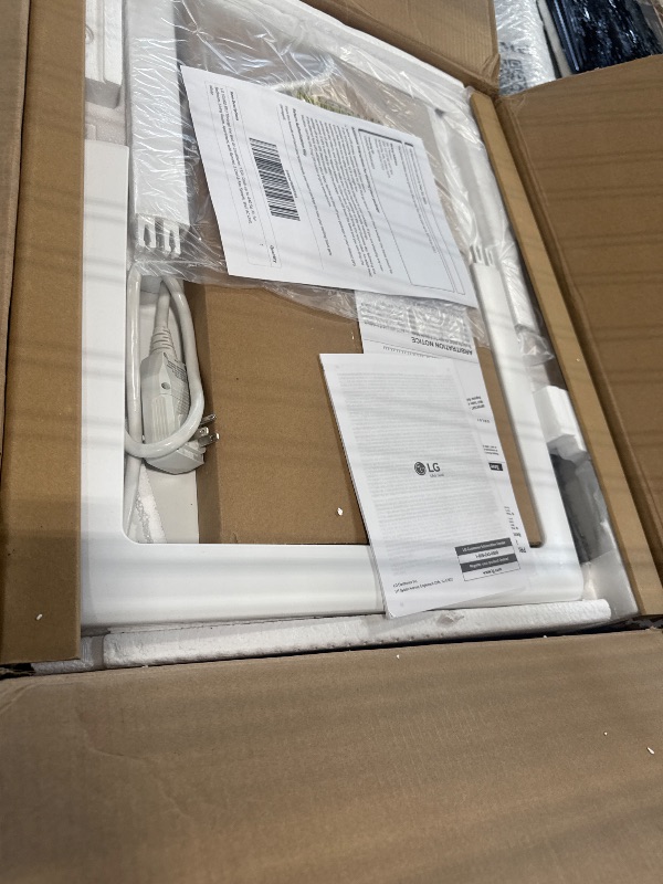 Photo 1 of ***PARTS ONLY***
LG 10,000 BTU Through the Wall Air Conditioner, 115V, Cools up to 440 Sq. Ft. for Bedroom, Living Room, Apartment, with Remote, 3 Cool & Fan Speeds, Wall AC Unit, White ***PARTS ONLY*****
