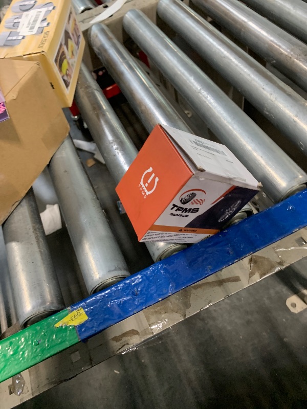 Photo 1 of ISINLASSO 426070C070 TPMS Sensor, 315MHz Pre-Programmed Tire Pressure Sensors for Toyota Sequoia 2006-2017 Sienna 2006-2020 Tundra 2006-2017 TPS Sensor Replace 529333X200 TPM102 4pcs