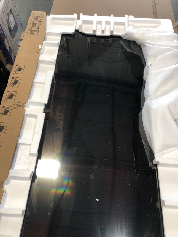 Photo 1 of **BROKEN **ONLY PARTS** SAMSUNG 75-Inch Class Crystal UHD 4K DU7200 Series HDR Smart TV w/Object Tracking Sound Lite, PurColor, Motion Xcelerator, Mega Contrast, Q-Symphony (UN75DU7200, 2024 Model)