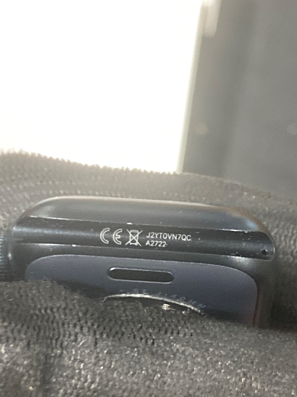 Photo 1 of ** UNTESTED**
Apple Watch SE (2nd Gen) [GPS 40mm] Smartwatch with Midnight Aluminum Case with Ink Sport Loop One Size. Fitness and Sleep Trackers, Crash Detection, Heart Rate Monitor, Carbon Neutral