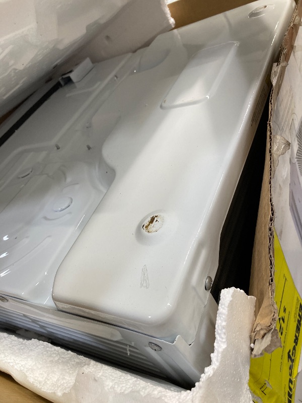 Photo 1 of ***PARTS ONLY***
Hisense WC14W25A Window Air Conditioner, 14,000 BTU, White