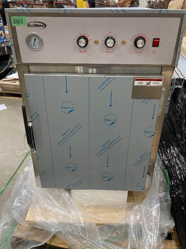 Photo 1 of *** PLEASE SEE THE PHOTOS WITH DAMAGES***KoolMore KM-CCAH3-1D Half-Size One Door Commercial Cook and Hold Oven 3,000 W and 208/240V, UL Listed in Stainless-Steel