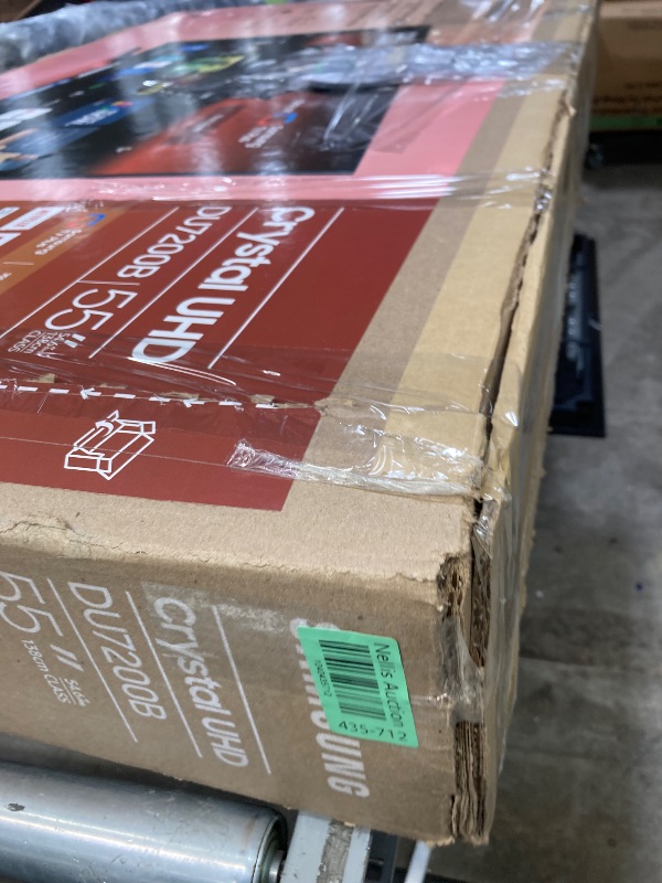 Photo 1 of ***PARTS ONLY***
SAMSUNG 55” Class DU7200B Crystal UHD 4K Smart TV UN55DU7200BXZA 2024