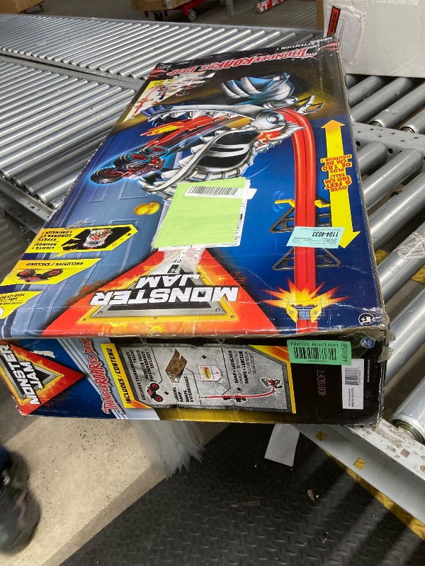 Photo 1 of 
Monster Jam ThunderROARus Drop Playset with Exclusive Monster Truck, Over 6 Feet Tall