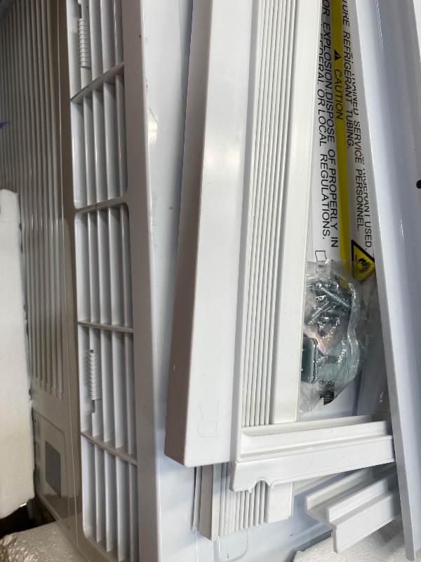 Photo 1 of ***PARTS ONLY***GE - 250 Sq. Ft. 6000 BTU Window Air Conditioner - White

