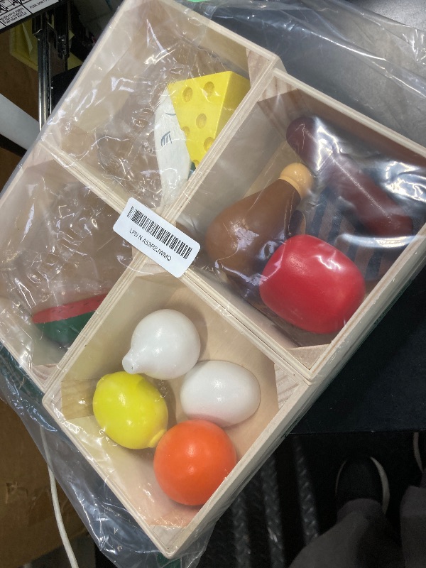 Photo 1 of ***MISSING PIECES***Melissa & Doug Food Groups - 21 Wooden Pieces and 4 Crates, Multi Play Food Sets For Kids Kitchen, Pretend Toy For Toddlers And Kids Ages 3+***(NOT IN ORIGINAL BOX, NO PACKAGING)***