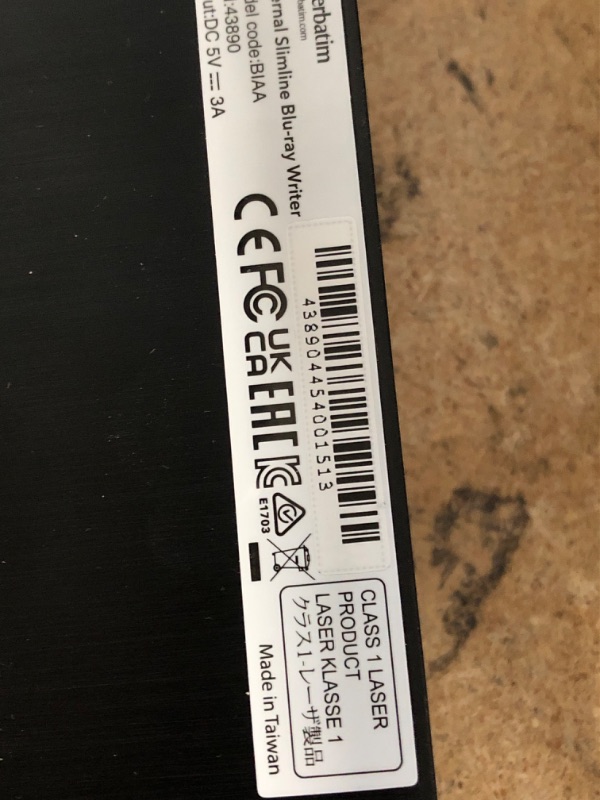 Photo 1 of Verbatim External Slimline CD DVD Blu-Ray Writer USB 3.2 Gen 1 Drive M-Disc Ready Compatible with Windows 8/10/11 Mac OS X 10.6 or higher Blu-ray Burner with free 25GB Blu-ray disc