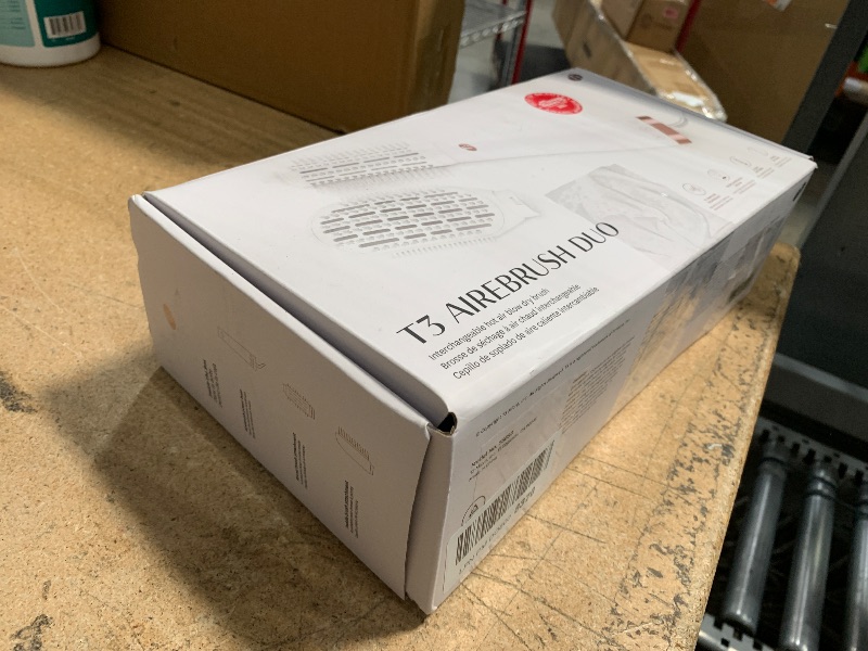 Photo 1 of "T3 AireBrush Duo Interchangeable Hot Air Blow Dry Brush with Two Attachments ? Includes 15 Heat and Speed Combinations, T3 IonFlow Technology, Volume Booster Switch, Lock-in Cool Shot"