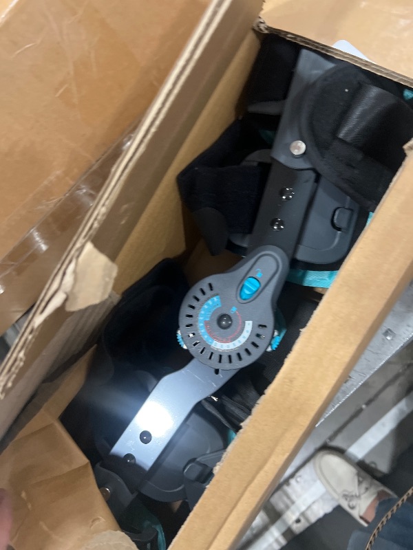 Photo 1 of Komzer Hinged Post OP Knee Brace, ROM Knee Immobilizer Leg Braces Orthopedic Patella Knee Support Orthosis for ACL, PCL, MCL Injury, Meniscus Tear, Adjustable for Left Leg and Right Leg,One Size