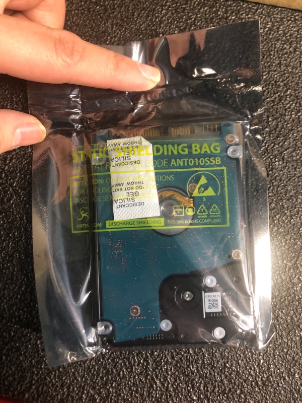 Photo 1 of 500GB Toshiba 2.5-inch SATA laptop hard drive (5400rpm, 8MB cache) MQ01ABD050V (Renewed)