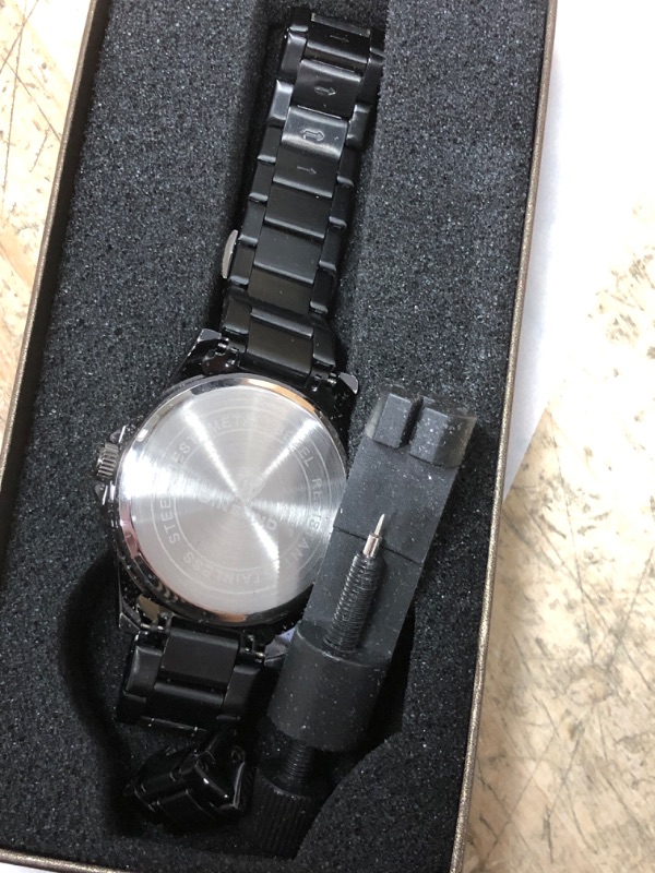 Photo 1 of Gosasa Men Racing Watches rotatable Car Rim Wheel hub Design Sports Watches Stainless Steel Retro Waterproof Watch (Black Red) (Black Red)