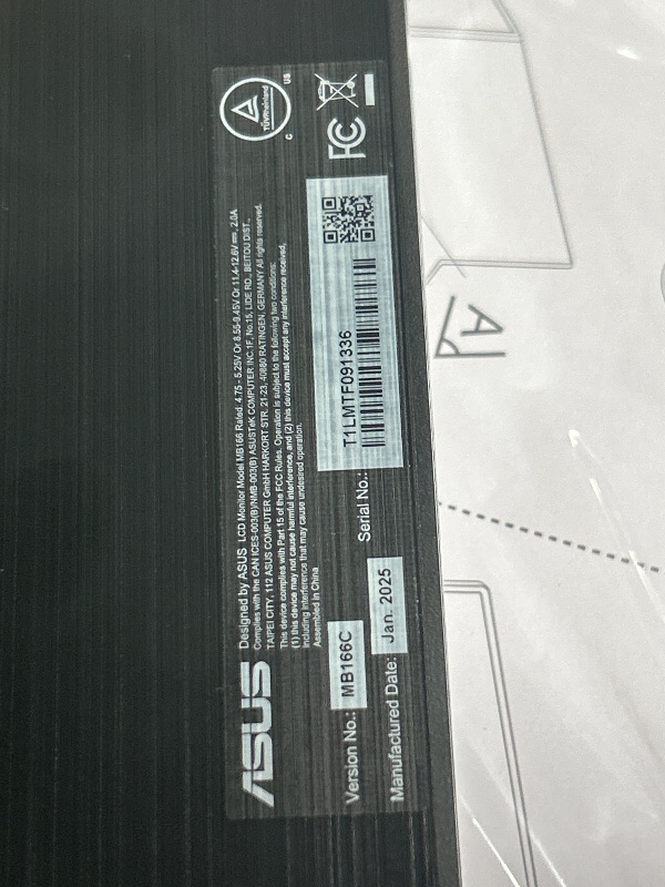 Photo 1 of ASUS ZenScreen 15.6' 1080P Portable USB Monitor (MB166C) - Full HD, IPS, USB Type-C, USB-powered, Flicker Free, Blue Light Filter, Tripod.
