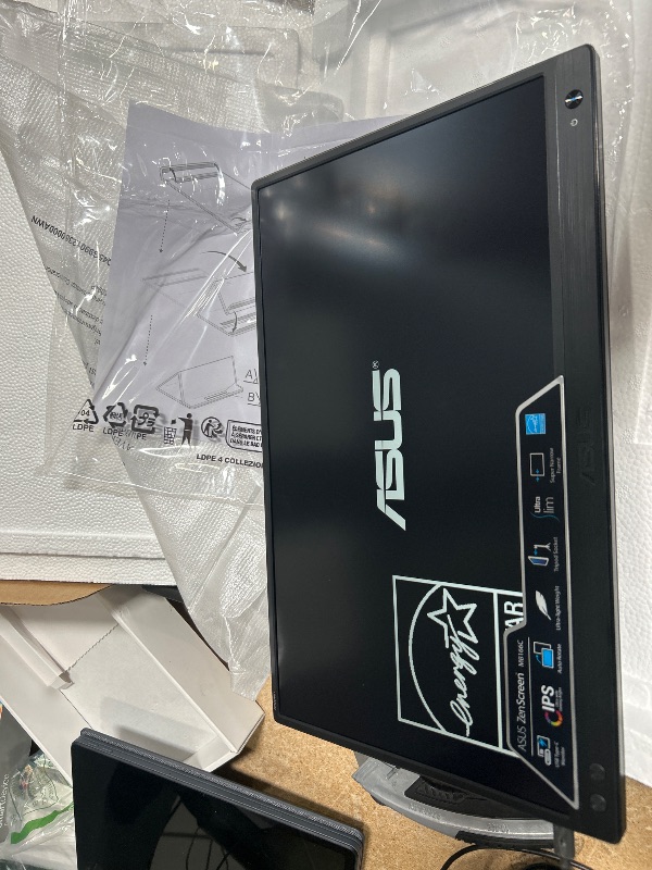 Photo 1 of ASUS ZenScreen 15.6' 1080P Portable USB Monitor (MB166C) - Full HD, IPS, USB Type-C, USB-powered, Flicker Free, Blue Light Filter, Tripod.
