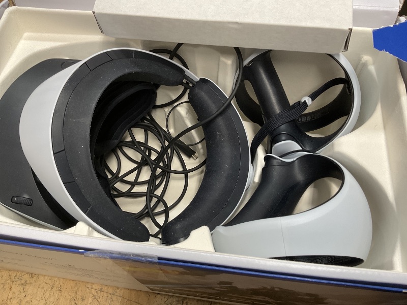 Photo 1 of (For Parts,  Screen Damage)  Sony PlayStation VR2 Headset and Controllers - White 