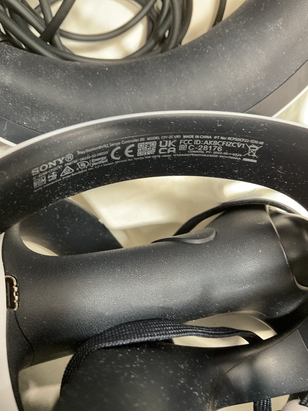 Photo 1 of (For Parts,  Screen Damage)  Sony PlayStation VR2 Headset and Controllers - White 