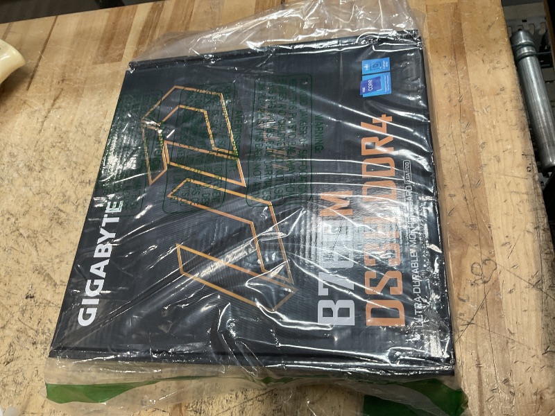 Photo 1 of GIGABYTE B760M DS3H DDR4 (LGA 1700/ Intel/ B760/ M-ATX/ DDR4/ Dual M.2/ PCIe 4.0/ USB 3.2 Gen 2 Type-C/ 2.5GbE LAN/Q-Flash Plus/PCIe EZ-Latch/Gaming Motherboard)