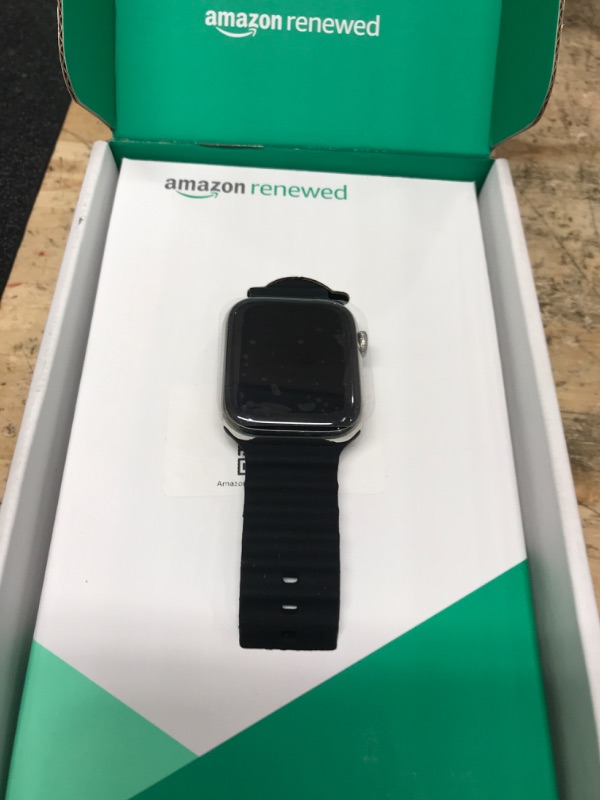 Photo 1 of Apple Watch Ultra [GPS + Cellular 49mm] Titanium Case with Midnight Ocean Band, One Size (Renewed Premium)