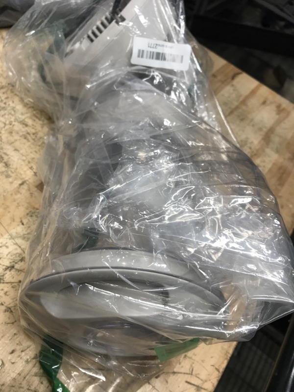Photo 1 of ***(PARTS ONLY/ NON REFUNDABLE/ NO RETURNS OR REFUNDS)*****Heavily used***Minor damage ***
bella 10 Speed Countertop Blender, Juicer & Smoothie Maker, Fits-anywhere™ Kitchenware, Slim Flip & Store Design, Dishwasher Safe 48oz Capacity Pitcher & Lid, Stain
