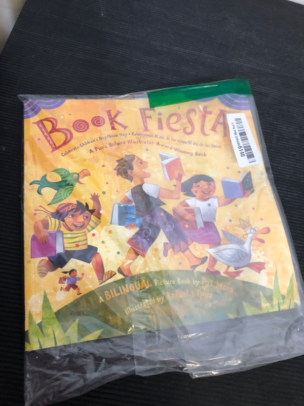 Photo 1 of Book Fiesta!: Celebrate Children's Day/Book Day; Celebremos El dia de los ninos/El dia de los libros (Bilingual Spanish-English)