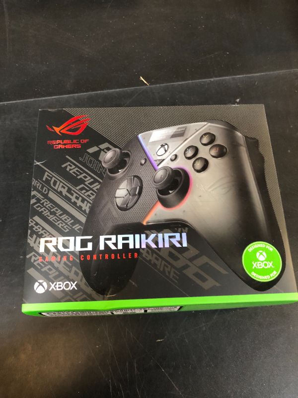 Photo 1 of ASUS ROG Raikiri officially licensed Xbox controller, remappable buttons & triggers, 2 rear buttons, step & linear triggers, adjustable joystick sensitivity, 3.5mm jack with ESS DAC, for PC and Xbox