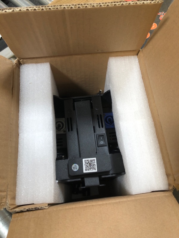 Photo 1 of Battery Powered Uplights Rechargeable Par Can 6x18W RGBWA+UV LED Uplight 9600 mAh Remote/APP/DMX512 Control Stage Lights Uplighting Indoor for Wedding DJ Church Christmas Dance