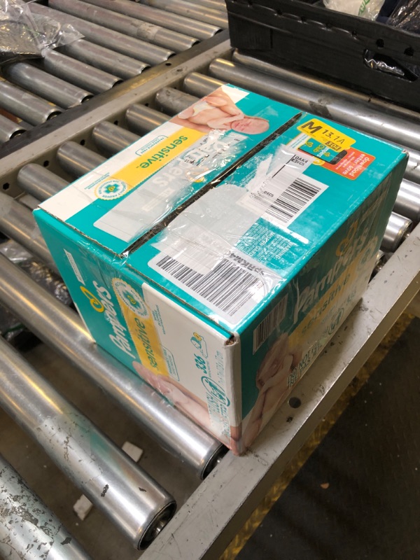 Photo 1 of Pampers Baby Wipes, Sensitive, Water Based Wipe, Clinically Proven, Hypoallergenic, and Unscented for Babies, 336 Wipes Total (4 Flip-Top Packs)