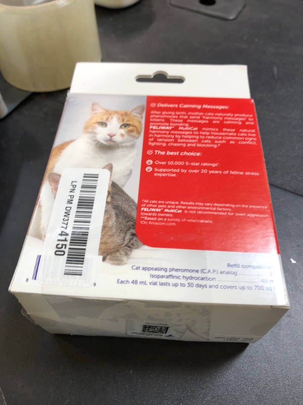 Photo 1 of FELIWAY MultiCat Calming Pheromone Diffuser, 30 Day Starter Kit (48 mL)
