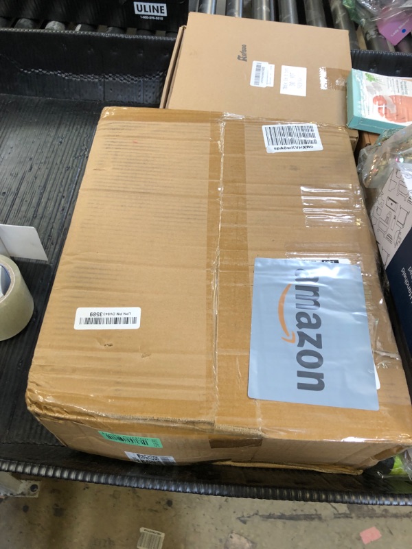 Photo 1 of 600pcs Plastic Dinnerware Set 100 Guest, Gold Plastic plates for party, Gold Party Plates Sets For 100 Guests, Wedding Plates Disposable Set Includes Also Cups, And Cutlery.