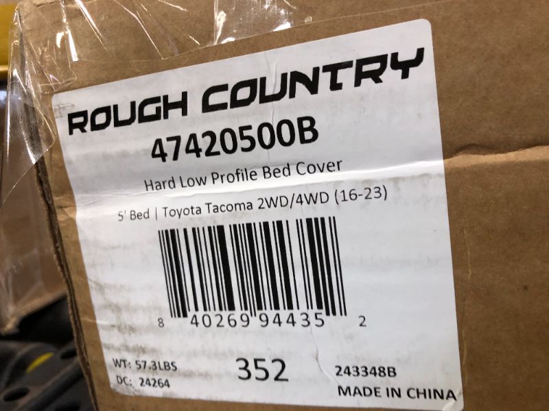 Photo 1 of Rough Country Hard Tri-Fold Tonneau Cover for Toyota Tacoma (2016–2023) - Low-Profile Aluminum Truck Bed Cover, Fits 5' Bed (60.5")