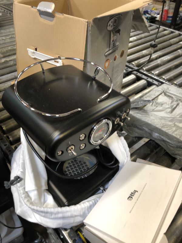 Photo 1 of Illy X1 Anniversary 1935 Espresso Single-Serve Machine for iperEspresso capsules with Milk Frother Steam Wand (Black)