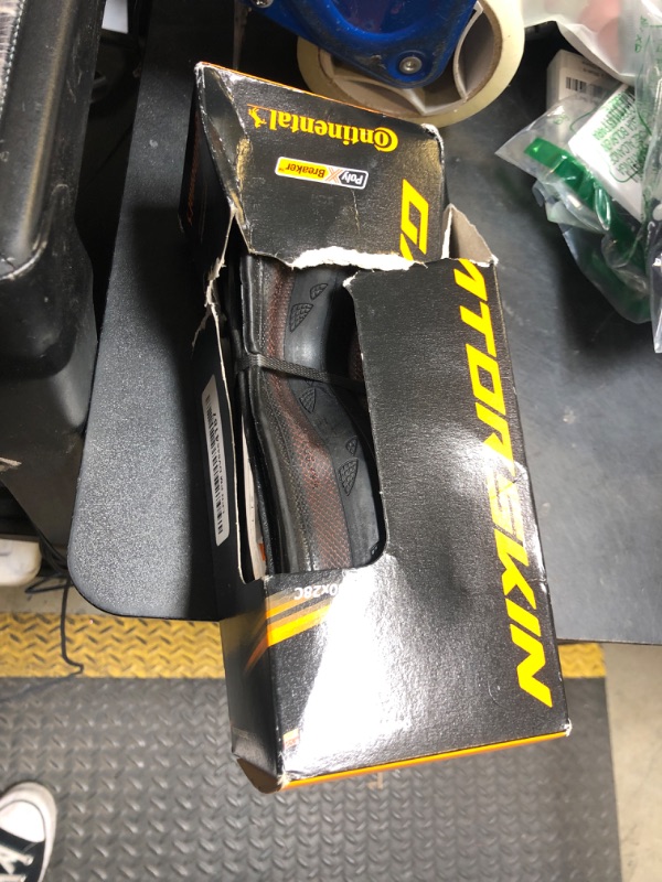Photo 1 of Continental Gatorskin Clincher Tire 700c x 28mm Folding Black, Duraskin