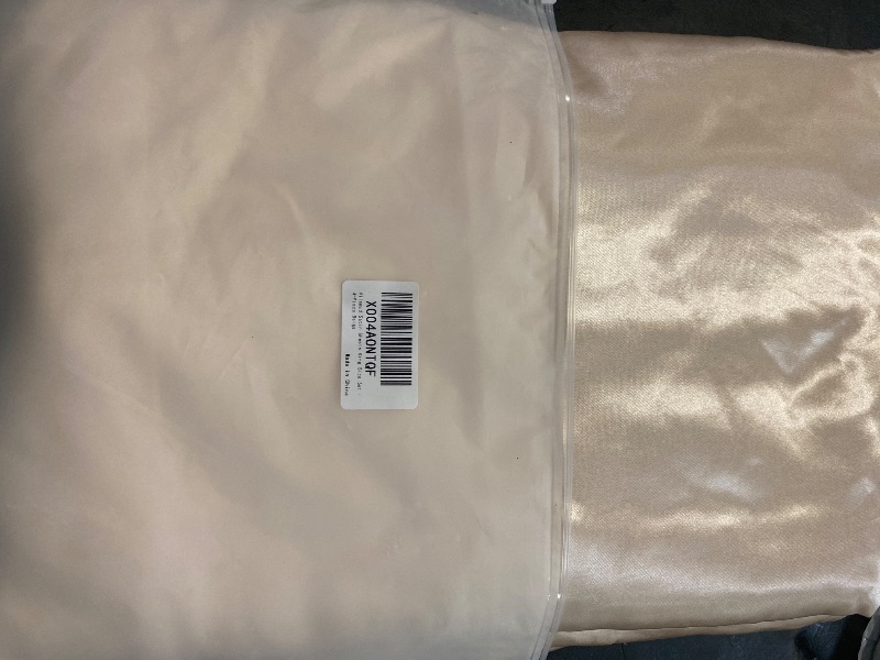 Photo 1 of (K) THXSILK Luxury Mulberry Silk Bed Sheets Set - 4pcs Silk Sheets Set 16" Deep Pocket - 1 Fitted Sheet, 1 Flat Sheet, 2 Pillowcases with Zipper Closure - King, Champagne
