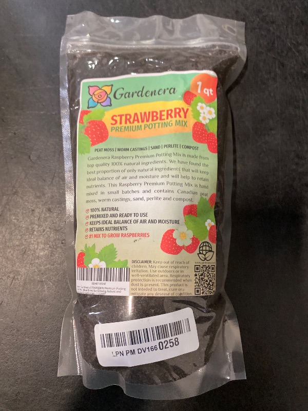 Photo 1 of Gardenera Strawberry Premium Potting Soil Mix - Ideal Blend for Growing Robust and Flavorful Strawberries - 1 Quart