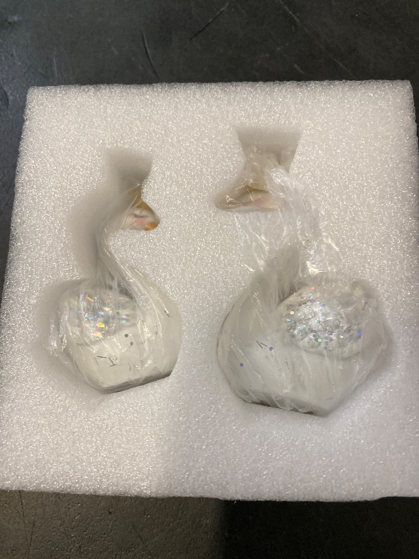 Photo 1 of Amosfun 2pcs Mini Resin Swan Figurines Birthday Cake Topper Swan Ornaments Wedding Anniversary Home Office Table Decoration 2.87 X 1.88 X 1.18 Inches