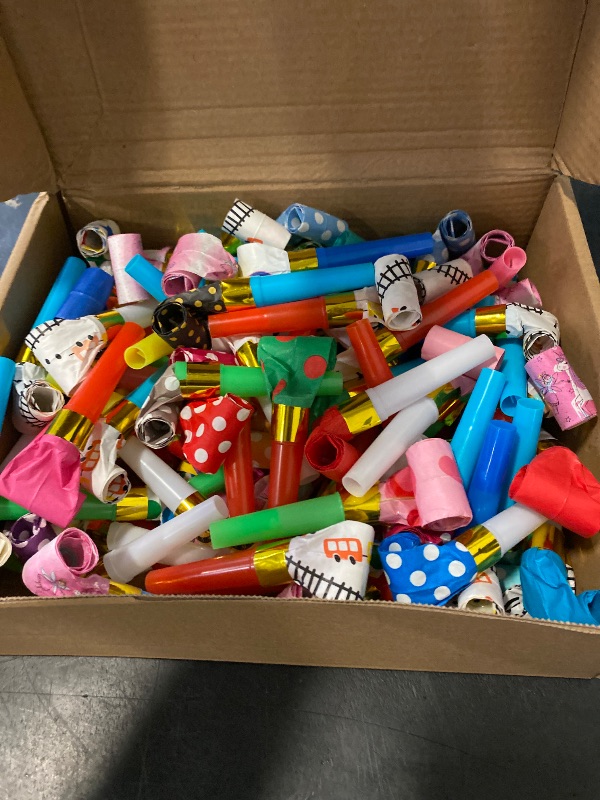 Photo 1 of Koogel 100PCS Party Blowers for Kids, Noisemaker Toys Party Whistles Birtthday Blow Horns for Family Gatherings, Kids Birthday