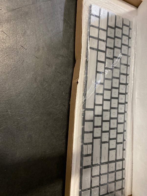 Photo 1 of Laptop Replacement US Layout Silver with Backlit Keyboard for HP 15-DA 15-DR 15-DK 15-DB 15-DX 15-dw 15-du 15s-du 15-dy 15-CX 250 G7 255 G7 256 G7 17-CA 17-by TPN-C136 C135 C133 TPN-W142 Q229 Silver